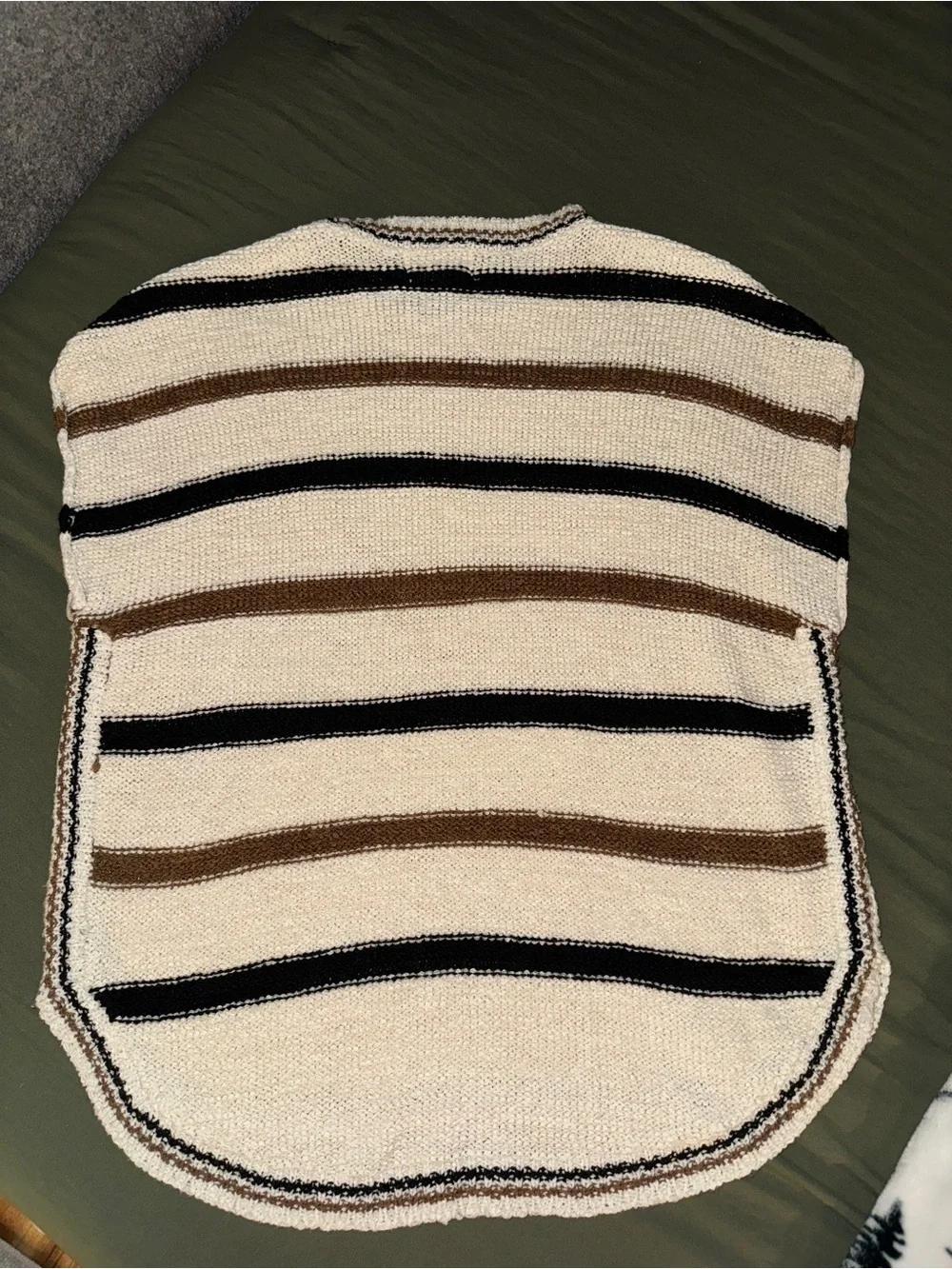 Universal Thread sweater - Picture 2 of 2